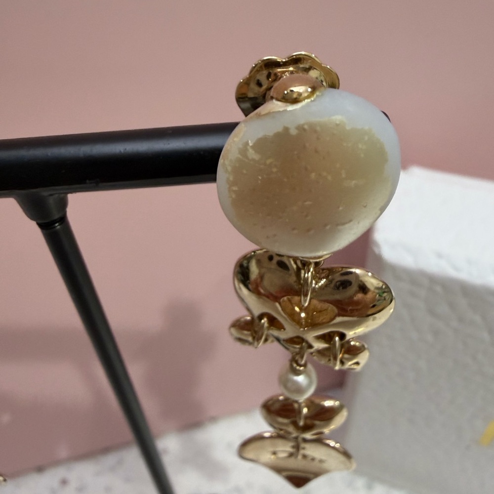 #235 Dior Gold Heart and Pearl Earrings - Picture 13 of 13